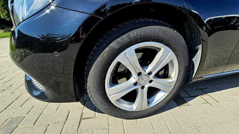 Używany Mercedes A220 Business 2016 Czarny Sedan/Limuzyna