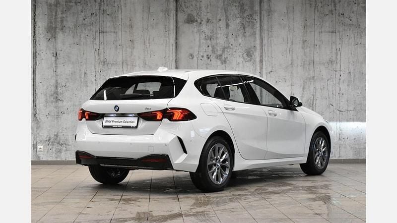 Nowe BMW 116 Shadowline 122 KM (89 kW) 2025 Biel alpejska Hatchback