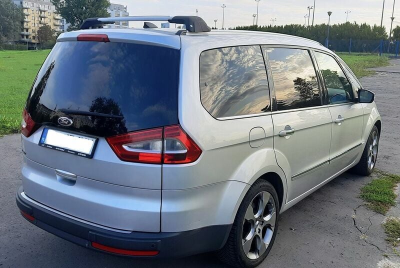Używany Ford Galaxy Platinum 2012 Srebrny Minivan