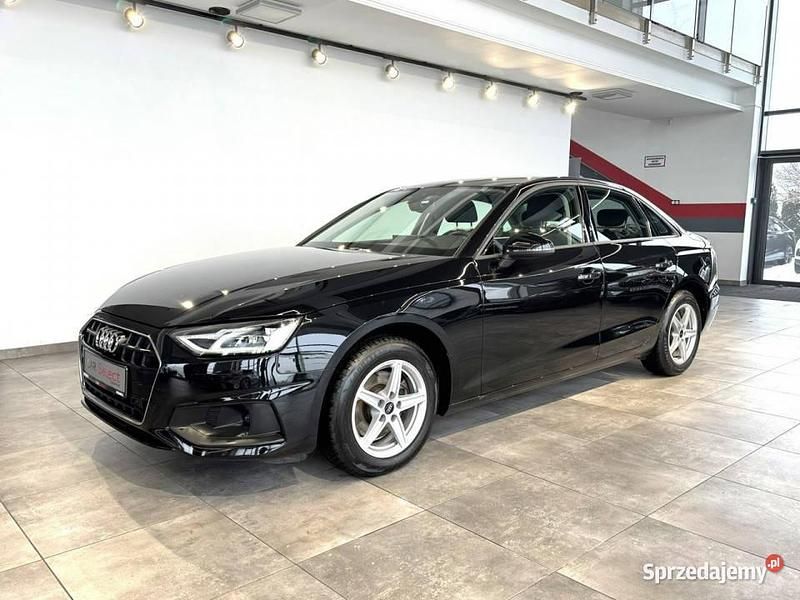 Używany Audi A4 Premium 150 KM (110 kW) 2023 Czarny Sedan/Limuzyna