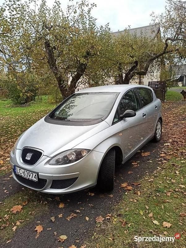 Srebrny Używany 2004 Seat Toledo Minivan | 6900 zł (Uczciwa cena) - Obraz 1/4