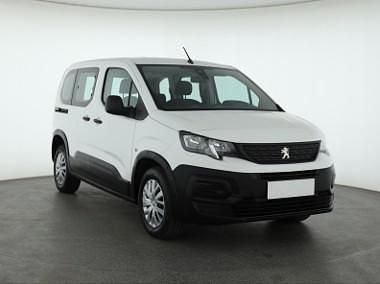 Biały Używany 2021 Peugeot Rifter Minivan | 53 499 zł (Uczciwa cena) - Obraz 1/4