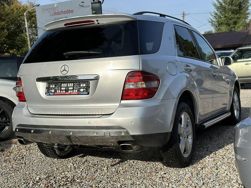 Używany Mercedes ML500 306 KM (225 kW) 2005 Srebrny SUV