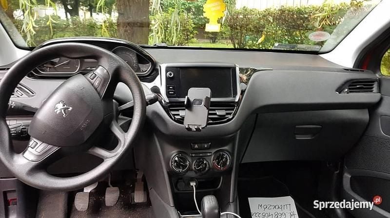 Czerwony Używany 2016 Peugeot 208 Hatchback | 18 000 zł (Dobra cena) - Obraz 1/2