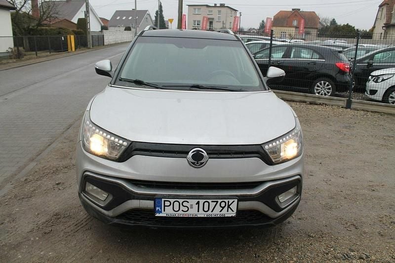 Używany Ssangyong (KGM) XLV 115 KM (84 kW) 2016 Srebrny SUV