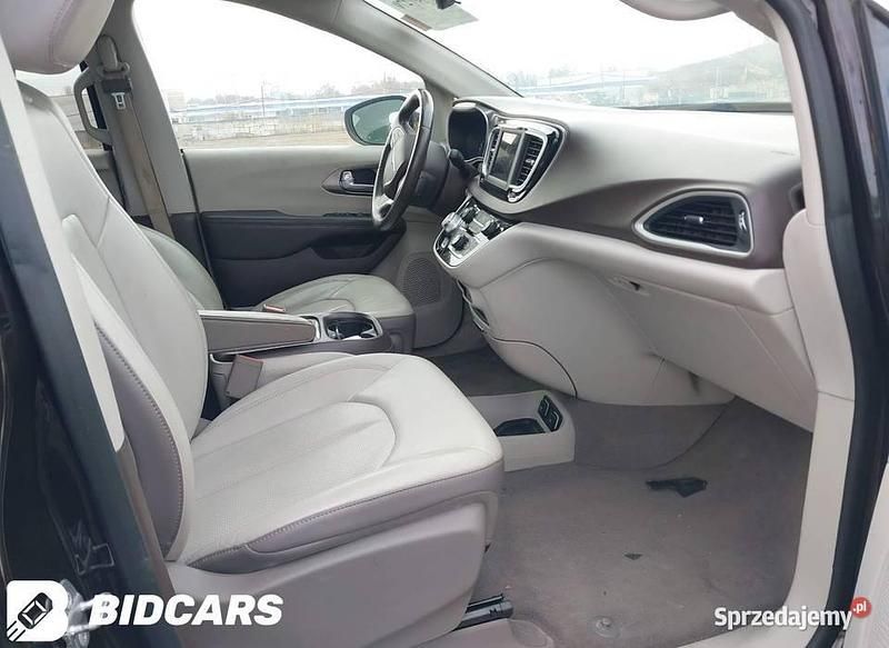 Używany Chrysler Pacifica 2017 Minivan