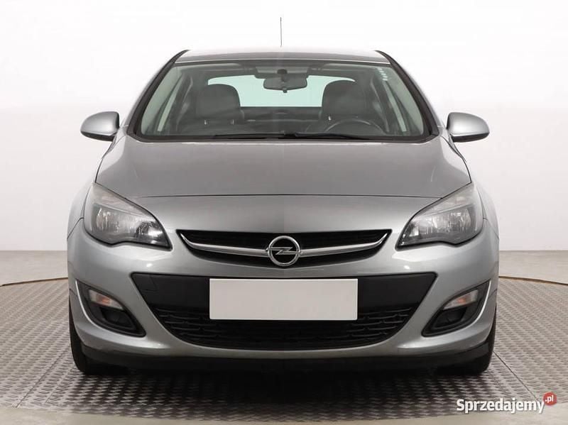 Srebrny Używany 2014 Opel Astra Sedan/Limuzyna | 29 999 zł (Uczciwa cena) - Obraz 1/4