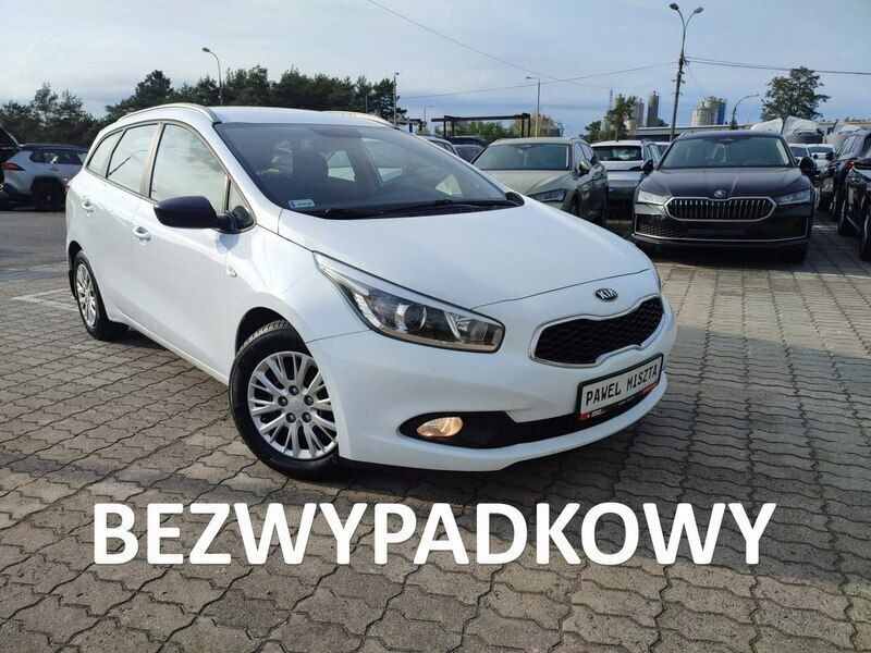 Biały Używany 2014 Kia Ceed Sedan/Limuzyna | 29 900 zł (Dobra cena) - Obraz 1/4