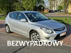 Srebrny (metalik) Używany 2011 Hyundai i30 Hatchback | 17 400 zł (Uczciwa cena)