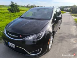 Czarny Używany 2018 Chrysler Pacifica SUV | 70 000 zł (Dobra cena)