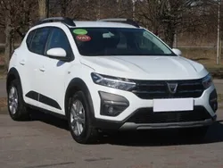 Biały Używany 2022 Dacia Sandero Hatchback | 54 999 zł (Uczciwa cena)