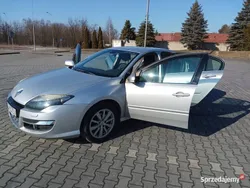 Srebrny (metalik) Używany 2010 Renault Laguna III Bose Edition Sedan/Limuzyna | 14 500 zł (Dobra cena)
