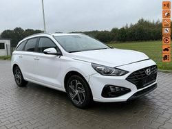 Biały (metalik) Używany 2023 Hyundai i30 Kombi | 37 900 zł