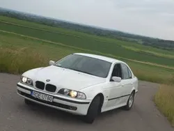 Biały Używany 1997 BMW 525 Sedan/Limuzyna | 4900 zł