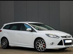 Biały Używany 2013 Ford Focus ST-Line Kombi | 27 500 zł (Dość drogi)
