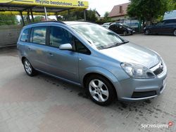 Szary Używany 2005 Opel Zafira Minivan | 7900 zł (Dość drogi)