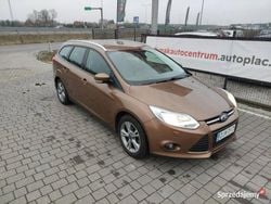 Brązowy (metalik) Używany 2013 Ford Focus Kombi | 19 500 zł (Uczciwa cena)