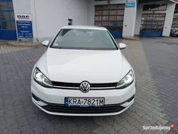 Biały Używany 2018 VW Golf VII Trendline Hatchback | 51 000 zł (Uczciwa cena)