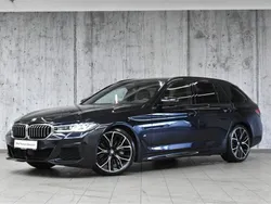Czarny carbon m metalizowany Używany 2023 BMW 530 Shadowline Kombi | 257 700 zł (Drogi)