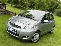 Srebrny Używany 2010 Toyota Yaris Sedan/Limuzyna | 13 999 zł (Super Cena)