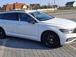 Biały Używany 2020 VW Passat Kombi | 79 000 zł (Uczciwa cena)