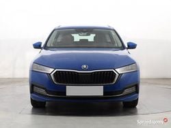 Niebieski Używany 2022 Skoda Octavia Kombi | 66 999 zł (Uczciwa cena)