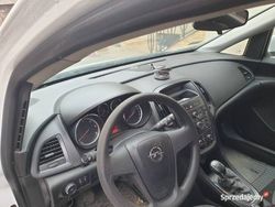 Biały Używany 2014 Opel Astra Hatchback | 18 500 zł (Dobra cena)