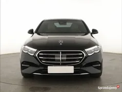 Czarny Używany 2024 Mercedes E220 Sedan/Limuzyna | 275 000 zł