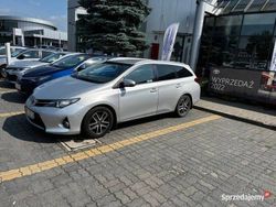 Srebrny Używany 2015 Toyota Auris Sedan/Limuzyna | 39 000 zł