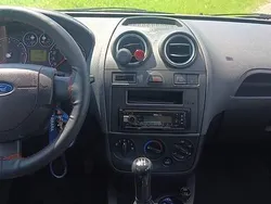 Czerwony Używany 2006 Ford Fiesta Hatchback | 5599 zł (Uczciwa cena)