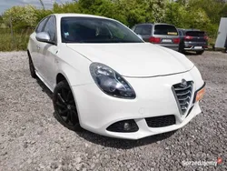 Biały Używany 2010 Alfa Romeo Giulietta Hatchback | 26 900 zł (Uczciwa cena)