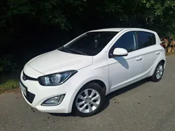 Biały Używany 2013 Hyundai i20 Edition Hatchback | 19 200 zł (Uczciwa cena)