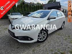 Biały Używany 2018 Toyota Auris Hybrid Kombi | 43 900 zł (Uczciwa cena)