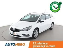 Biały (metalik) Używany 2018 Opel Astra Kombi | 45 800 zł (Uczciwa cena)