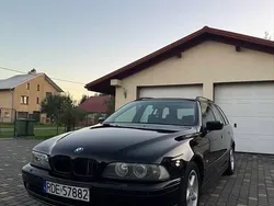 Czarny Używany 2001 BMW 530 Kombi | 9200 zł
