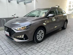 Beżowy (metalik) Używany 2021 Hyundai i30 Kombi | 62 800 zł (Uczciwa cena)