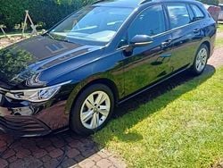 Czarny Używany 2021 VW Golf VIII Kombi | 61 900 zł (Uczciwa cena)