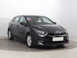 Czarny Używany 2022 Kia Ceed 2 Hatchback | 67 999 zł (Dość drogi)