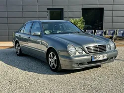 Szary (metalik) Używany 2002 Mercedes E220 Sedan/Limuzyna | 9900 zł