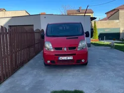 Czerwony Używany 2004 Renault Trafic Van | 19 900 zł (Dobra cena)