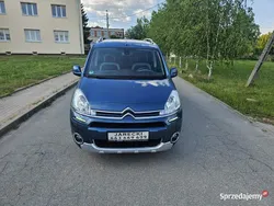 Niebieski Używany 2015 Citroën Berlingo Minivan | 32 999 zł (Uczciwa cena)