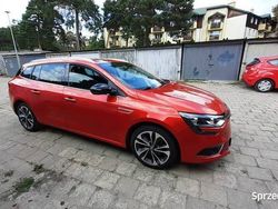 Czerwony Używany 2017 Renault Mégane IV Kombi | 42 900 zł (Uczciwa cena)