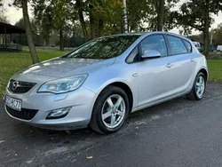 Srebrny Używany 2010 Opel Astra Sedan/Limuzyna | 15 900 zł (Drogi)