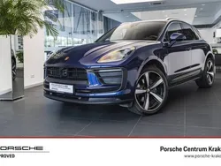 Gentian blue metallic Używany 2023 Porsche Macan SUV | 360 000 zł