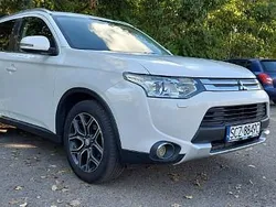 Biały Używany 2015 Mitsubishi Outlander SUV | 45 900 zł (Dobra cena)