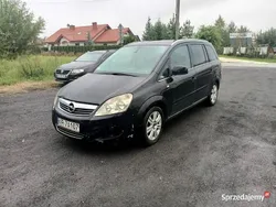 Czarny Używany 2010 Opel Zafira Minivan | 3300 zł