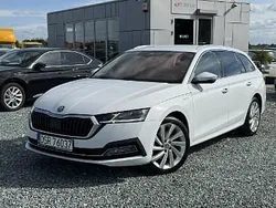 Biały Używany 2021 Skoda Octavia Kombi | 86 900 zł