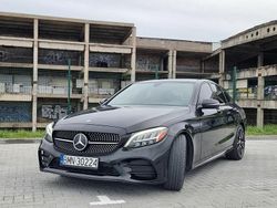 Czarny Używany 2019 Mercedes 300 AMG line Sedan/Limuzyna | 96 900 zł