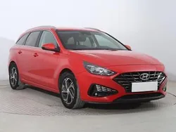 Czerwony Używany 2021 Hyundai i30 Kombi | 56 999 zł (Uczciwa cena)