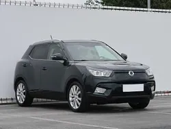 Zielony Używany 2016 Ssangyong Tivoli SUV | 38 499 zł